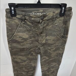 American Eagle Outfitters Camo Skinny Pants
